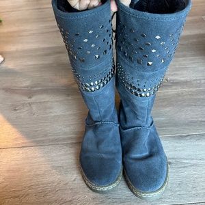 BearPaw Boots Size 6